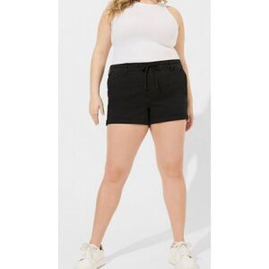 Torrid 3.5” Cuffed Midrise Pull-on Weekend Stretch Twill Black Shorts Sz 22-24